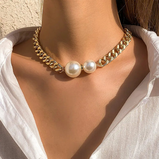 Melanie Vintage Imitation-Pearl Pendant Necklace